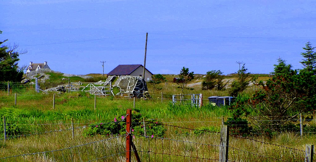 A view from the road near lochboisdale