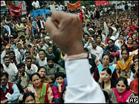 मज़दूर कार्यकर्ताओं की रैली