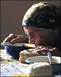 همکاری با سالمندان