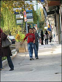 نوجوانان در تهران - عکس از مازيار ثقفی