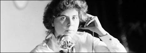 20世纪初年打电话