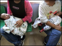 6 дітей померло і сотні тисяч отруїлися молоком із домішками меламіну