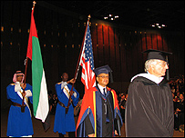 سیمور هرش (نفر اول از سمت راست)