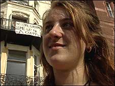 Jasmin and the tea sign