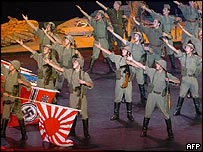 Diễn kịch nhân ngày kỷ niệm