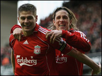 利物浦的杰拉德和托雷斯