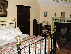 Clochfaen house bedroom