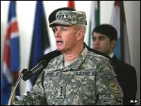 ژنرال مک نیل فرمانده آمریکایی ناتو در افغانستان