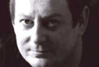 Dudley Newbery ar glawr llyfr a gyhoeddodd gyda'r Lolfa