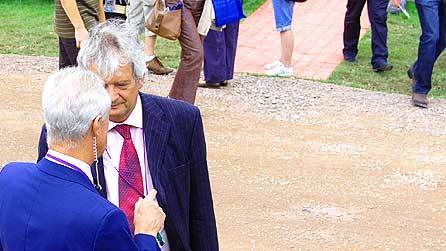 Trafodaeth eisteddfiodol - Hywel Wyn Edwards, trefnydd, Elfed Roberts, Cyfarwyddwr