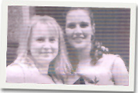 Dwy o'r pedair ffrind