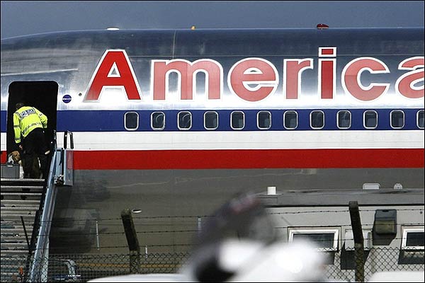 अमेरिकन एयरलाइंस को निशाना बनाने की ख़ुफ़िया जानकारी मिली है