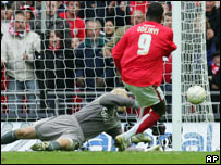 Kayode Odejayi misses a shot on goal