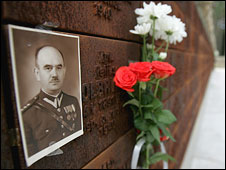 یادبود قربانیان کاتین