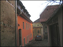 Casă nouă în cetatea medievală