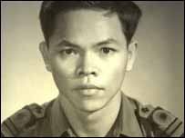 Ông Trần Đỗ Cẩm hồi trẻ trong quân ngũ ở Việt Nam