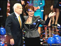 John McCain e a candidata republicana a vice, Sarah Palin