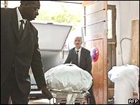 necrotério improvisado na França