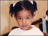 Aluna da escola da Fundação Bradesco em Aparecida de Goiânia, Goiás