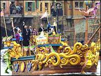 Disneyland khai trương ở Tokyo