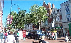 "One does linger in the neighbourhood of Reading" 