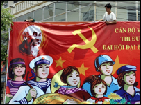 Trang trí chuẩn bị cho Đại hội Đảng