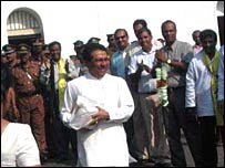 SB coming out of Welikada prison (Photo Elmo Fernando)