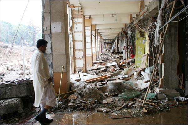 میریٹ ہوٹل تباہی کے اندوہناک مناظر