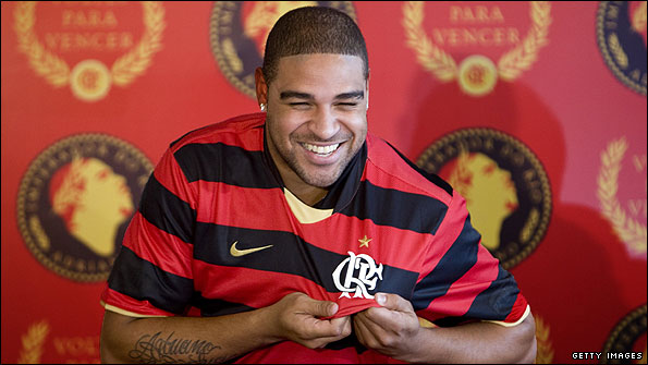 Adriano at the press conference to announce his move to Flamengo