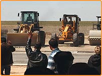  آغاز ساخت بزرگراه قندهار به هرات (عکس: MUSADEQ SADEQ/AFP/Getty Images)