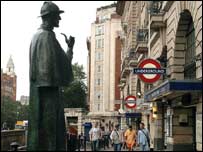 Tượng Sherlock Holmes ở phố Baker