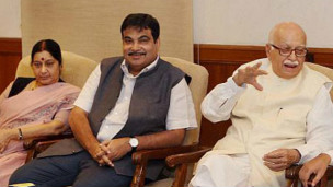 गडकरी-सुषमा-आडवाणी