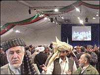 کميته تفاهم، در مدت نزديک به شش روز، سرگرم جمع بندی نتايج کار کميته های ده گانه لويه جرگه بوده است