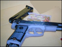 Khẩu súng được coi là 'của Việt Tân' đăng trên báo Việt Nam