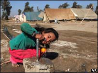 Campo para pessoas desalojadas perto de Bagdá, no Iraque