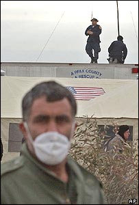 Stany amerických záchranářů ve městě Bámu