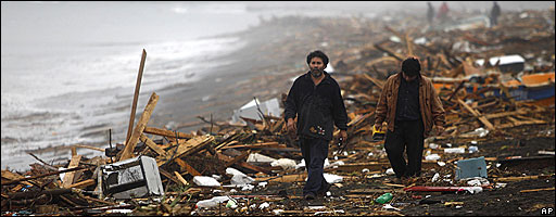 Personas caminando en Pulluhue