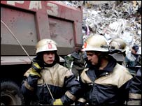 Рятувальні роботи в Дніпропетровську. Фото Укрінформ