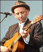 Jools' guitarist opened the show with his new band