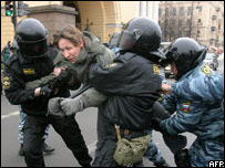 Manifestante é preso em São Petersburgo
