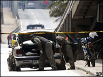 Cảnh sát đang điều tra chiếc xe chở vật liệu làm bom