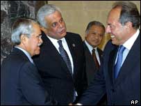 سعودی عرب کے تیل کے وزیر دوسرے وزراء سے مل رہے ہیں