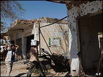 Irak'ta yıkık dökük evler 