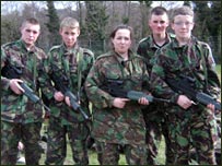 英国的90后踊跃参军