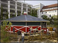 O zoológico do artista Mike Kelley