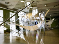 Escultura de Iole de Freitas (foto:Documenta GmbH)