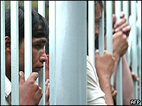 آمريکا هم عملکرد نيروهای دولتی ازبکستان و هم اقدامات تظاهر کنندگان را محکوم کرده است