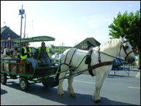 Carroça usada para coleta de garrafas na França