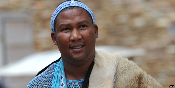 mandla595afp.jpg
