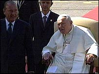 Papa João Paulo 2º com o presidente Jacques Chirac